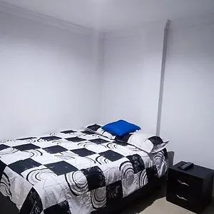  Habitación en casa particular Apto Almendros