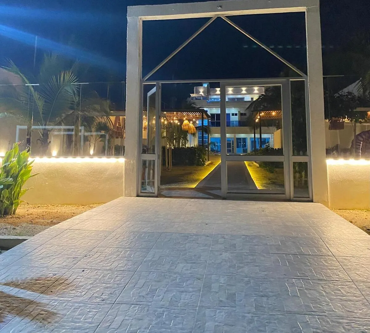 Exclusiva Villa Frente A La Playa Cartagena